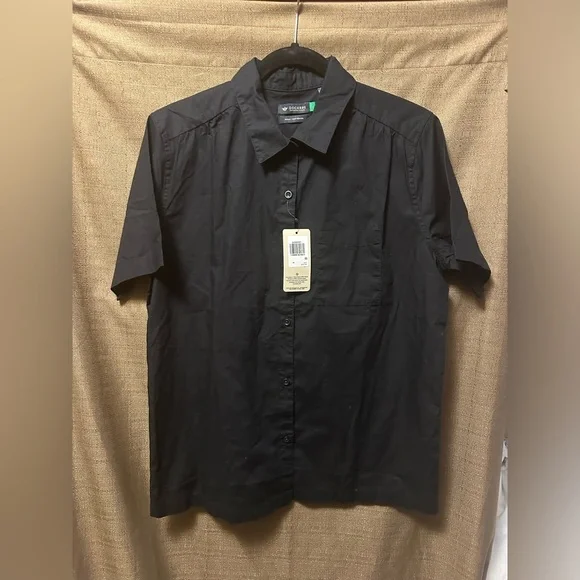Dockers | Shirts | Nwt Dockers Essential Buttonup Shirt Classic Fit Black  Size Medium | Poshmark